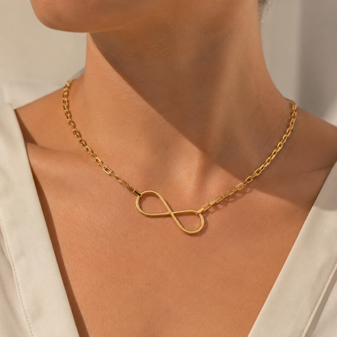 Choker Folheado a Ouro 18K Símbolo Infinito