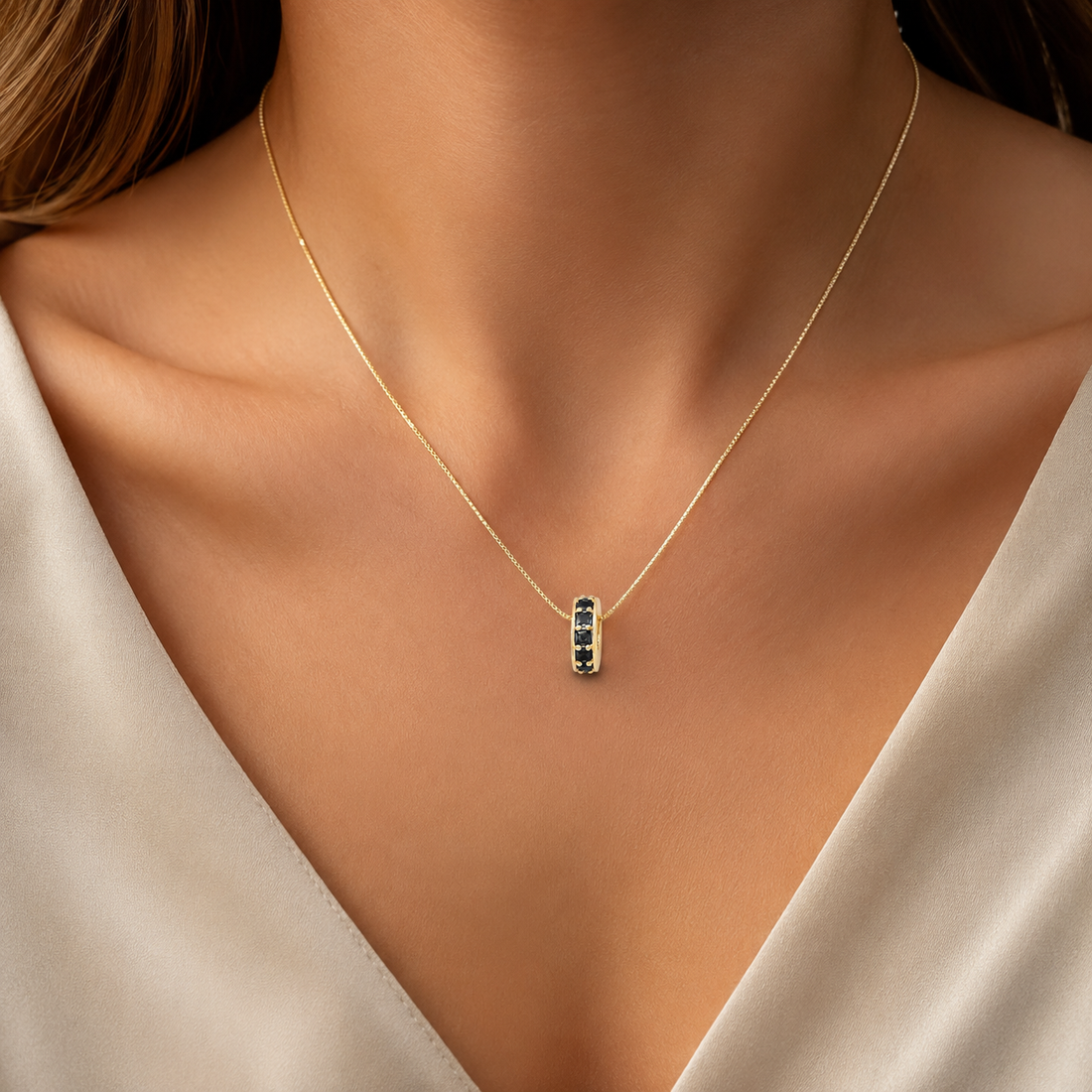 Gargantilha Pingente Estilo Berloque Cravejado Folheado a Ouro 18K